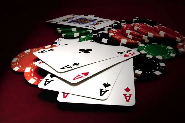 Người chơi truy cập Live Casino trên sunw qua điện thoại di động